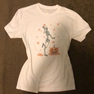 Small skeleton pumpkin tee shirt